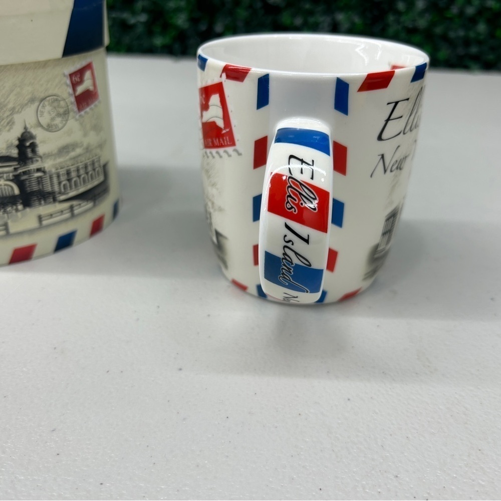 Ellis Island New York Mug with Box - Picture 3 of 7